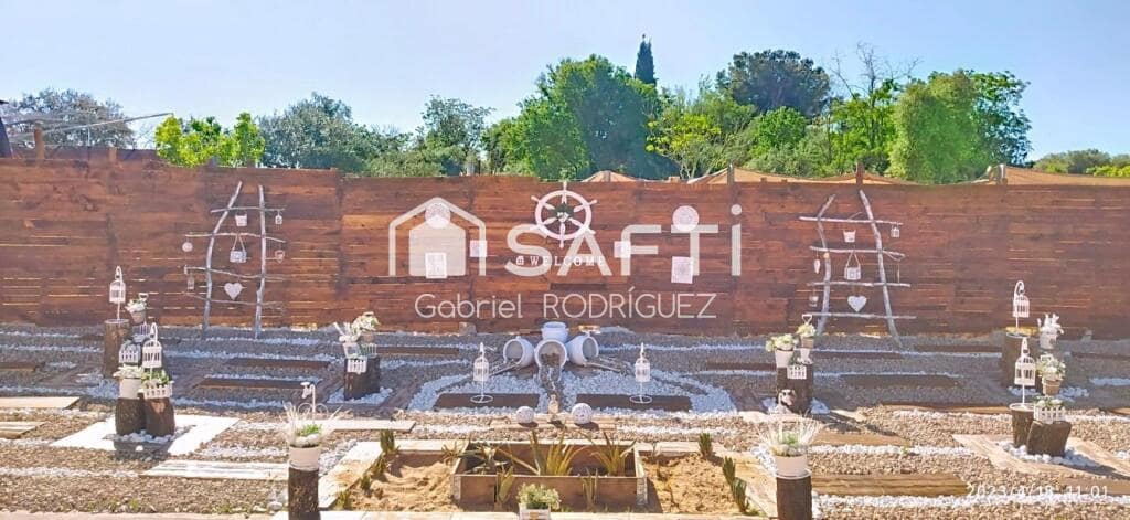 4 soveværelse Villa til salg i Badajoz by med swimmingpool - € 340.000 (Ref: 9255041)