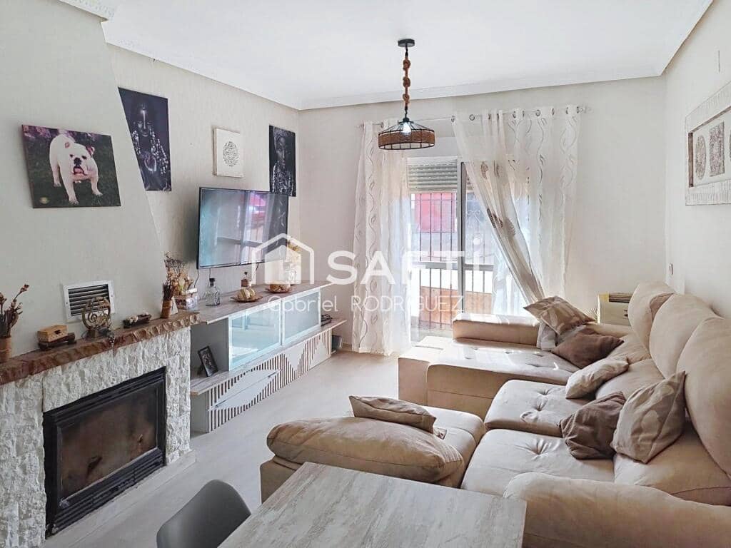 4 soveværelse Villa til salg i Badajoz by med swimmingpool - € 340.000 (Ref: 9255041)