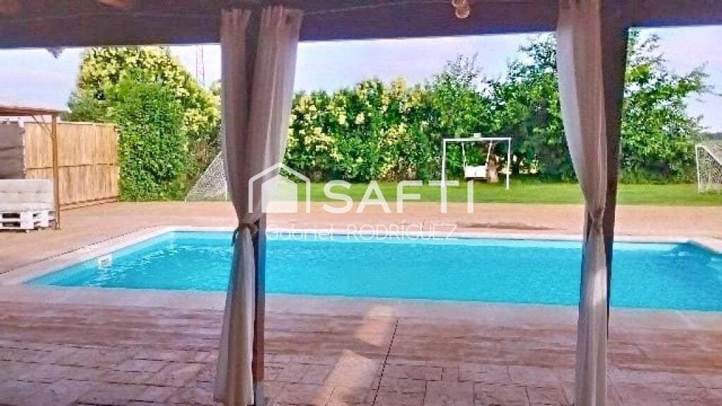 4 soveværelse Villa til salg i Badajoz by med swimmingpool - € 340.000 (Ref: 9255041)