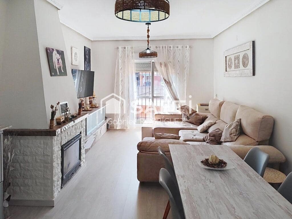 4 soveværelse Villa til salg i Badajoz by med swimmingpool - € 340.000 (Ref: 9255041)