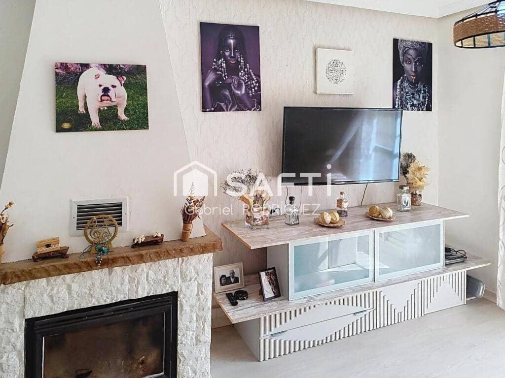 4 soveværelse Villa til salg i Badajoz by med swimmingpool - € 340.000 (Ref: 9255041)