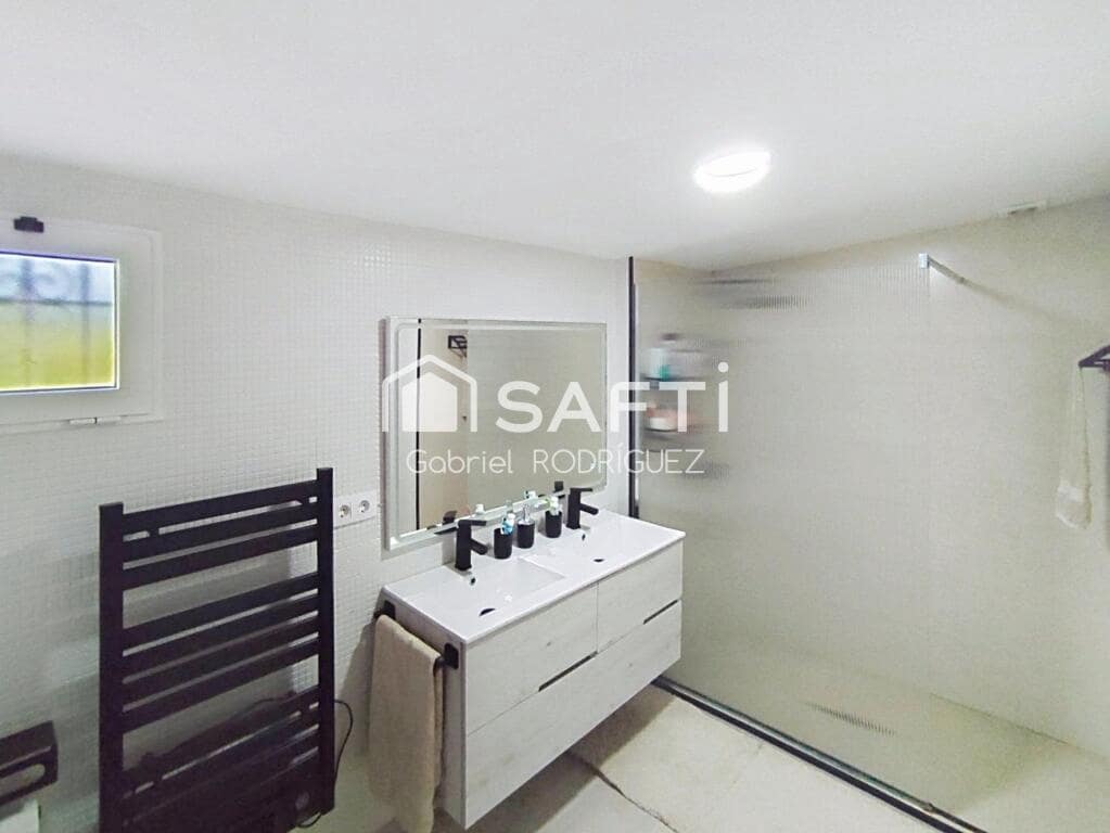 4 soveværelse Villa til salg i Badajoz by med swimmingpool - € 340.000 (Ref: 9255041)