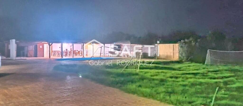 4 soveværelse Villa til salg i Badajoz by med swimmingpool - € 340.000 (Ref: 9255041)