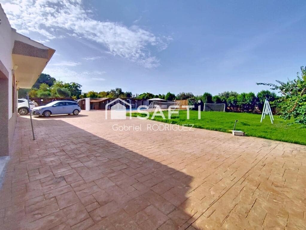 4 soveværelse Villa til salg i Badajoz by med swimmingpool - € 340.000 (Ref: 9255041)