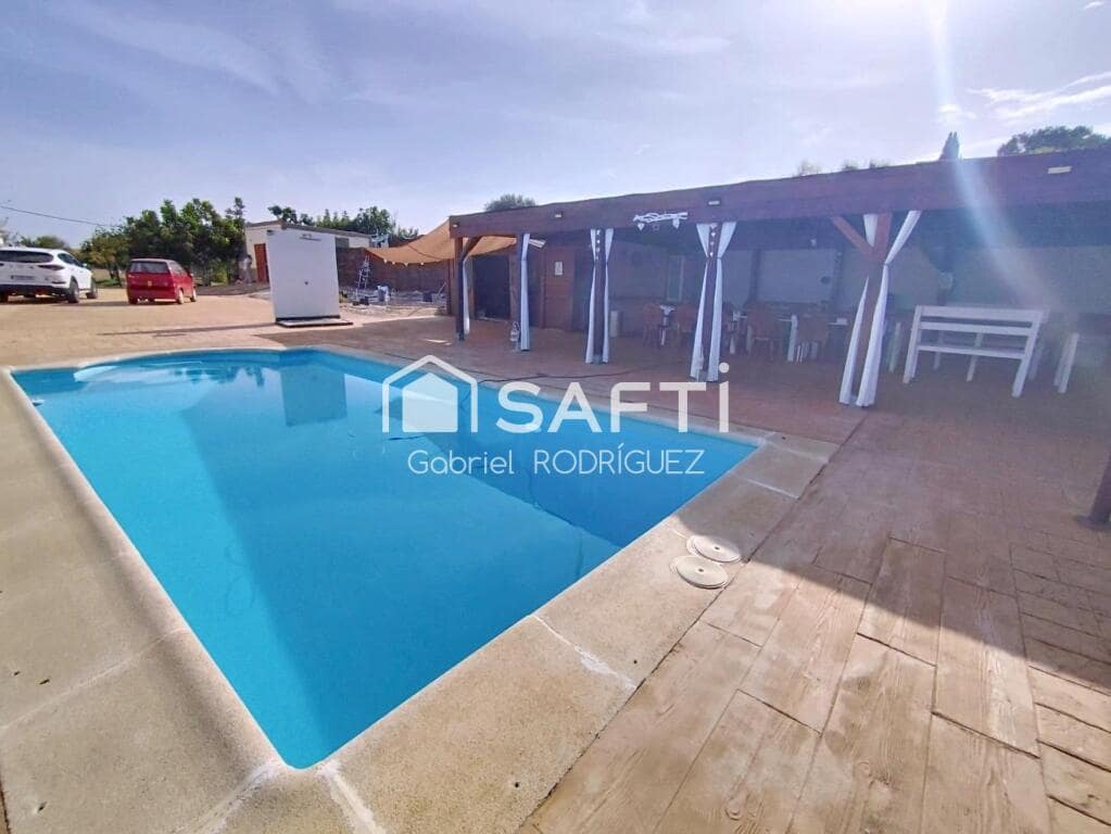 4 soveværelse Villa til salg i Badajoz by med swimmingpool - € 340.000 (Ref: 9255041)