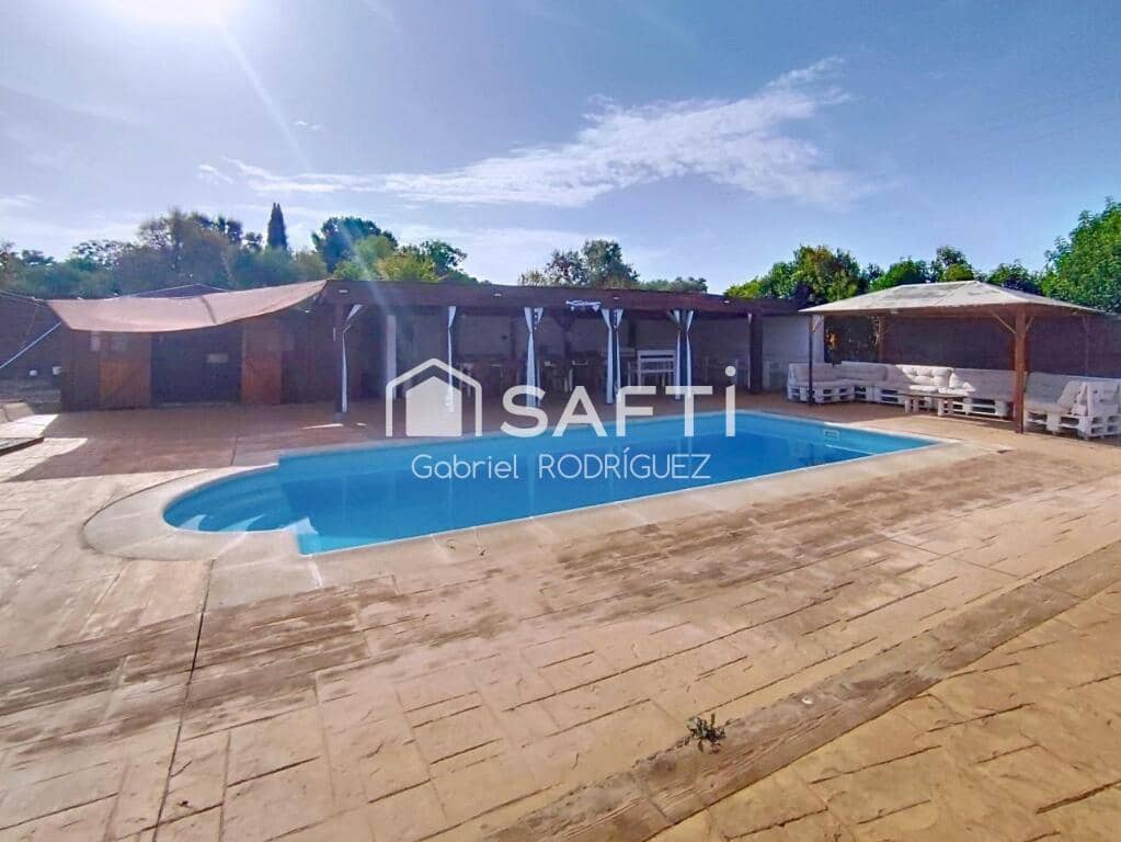 4 soveværelse Villa til salg i Badajoz by med swimmingpool - € 340.000 (Ref: 9255041)