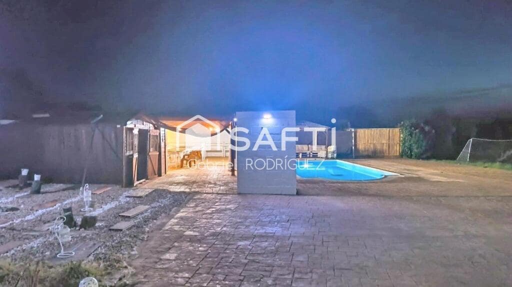 4 soveværelse Villa til salg i Badajoz by med swimmingpool - € 340.000 (Ref: 9255041)