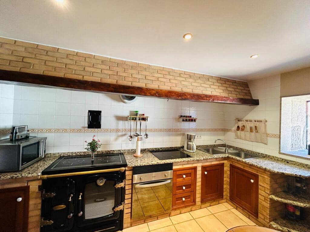 4 slaapkamer Finca/Landhuis te koop in Mondariz met garage - € 385.000 (Ref: 9255046)