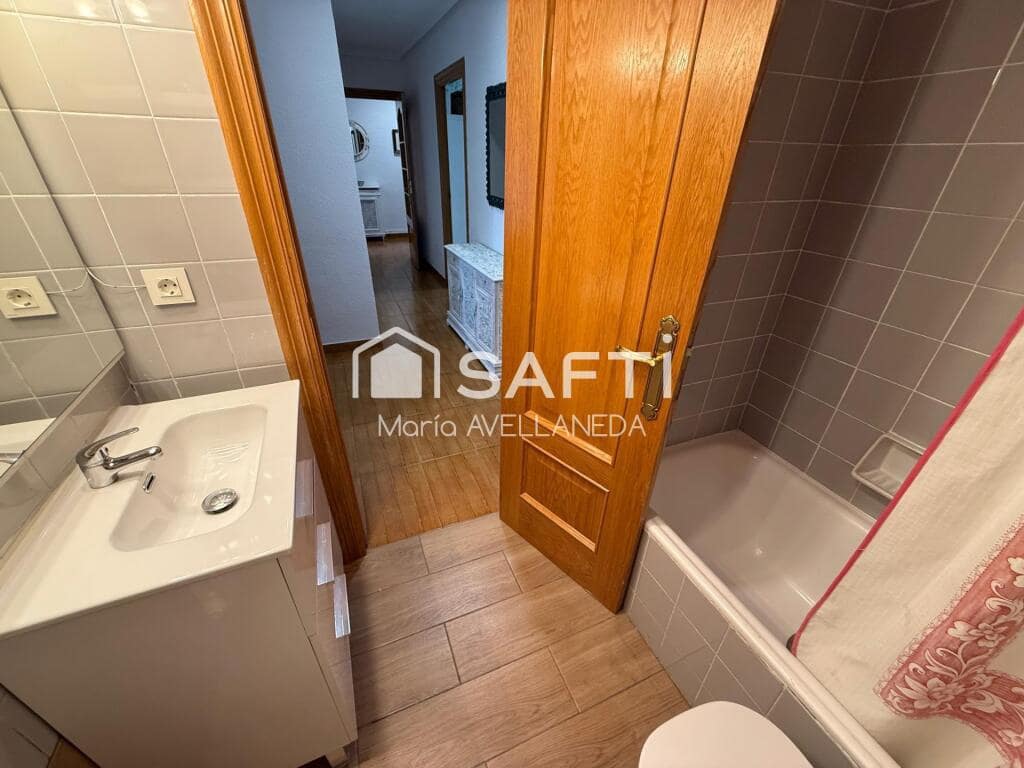 3 soveværelse Lejlighed til salg i San Andres del Rabanedo - € 110.000 (Ref: 9255047)