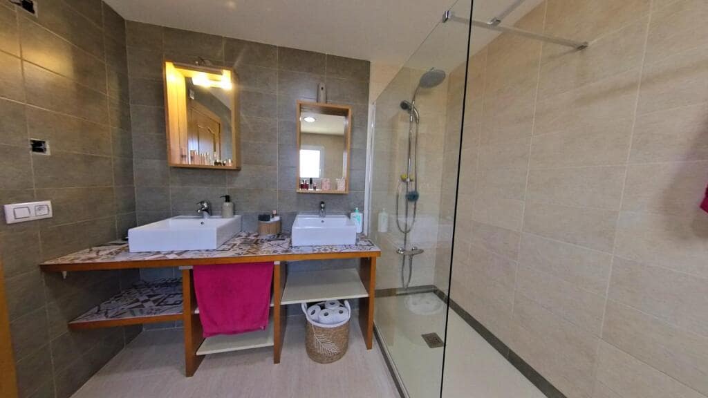 4 soverom Villa til salgs i Alicante by med svømmebasseng garasje - € 524 000 (Ref: 9257130)