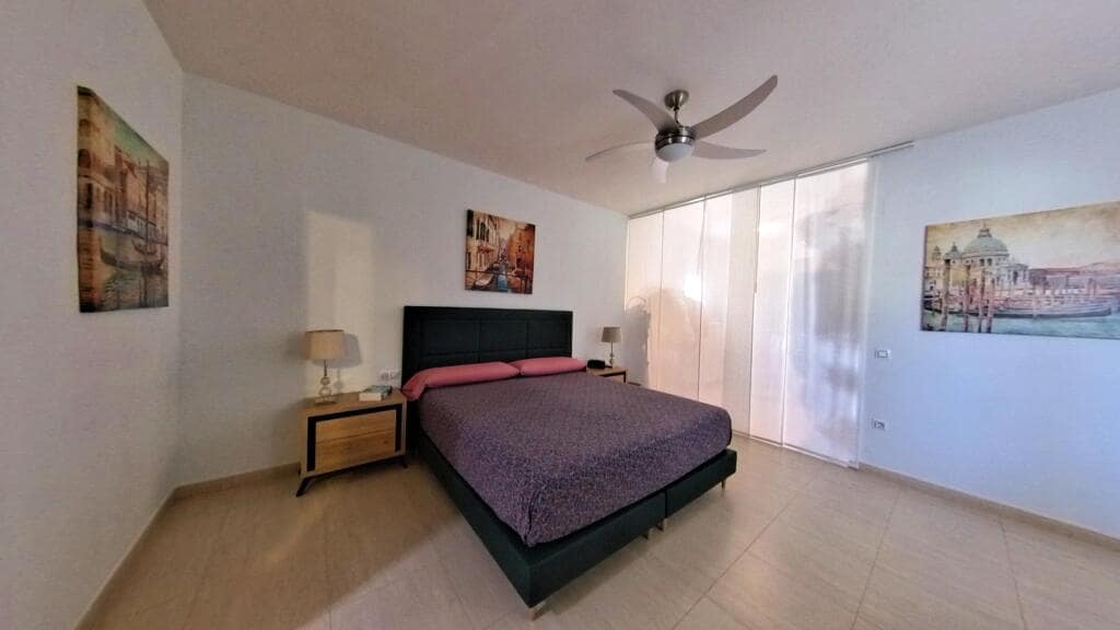 4 soverom Villa til salgs i Alicante by med svømmebasseng garasje - € 524 000 (Ref: 9257130)