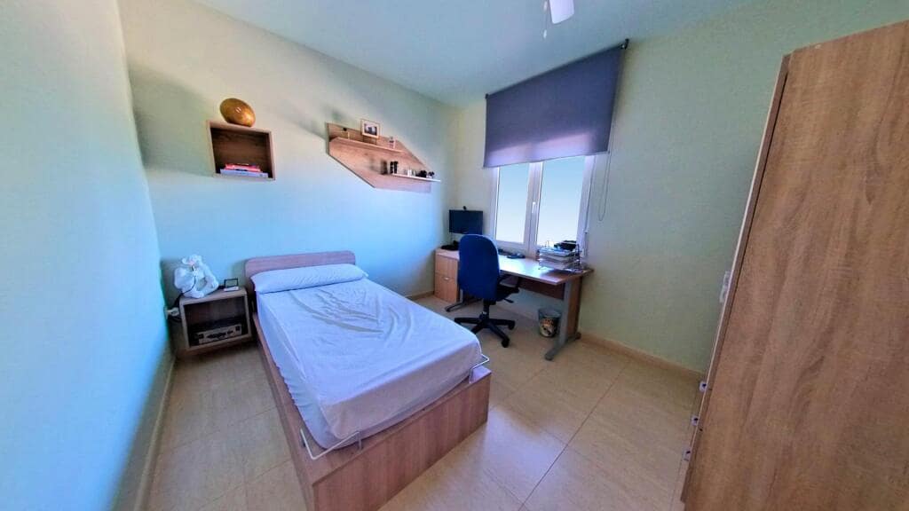 4 soverom Villa til salgs i Alicante by med svømmebasseng garasje - € 524 000 (Ref: 9257130)