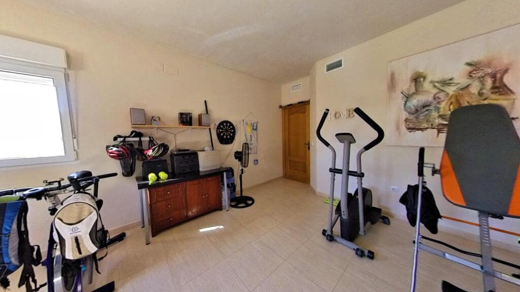 4 soverom Villa til salgs i Alicante by med svømmebasseng garasje - € 524 000 (Ref: 9257130)