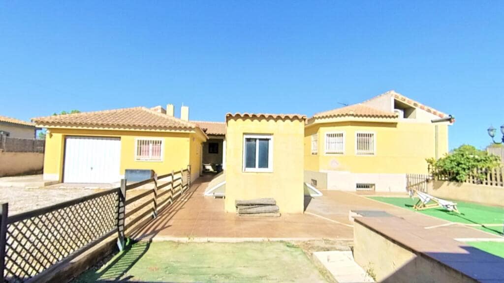 4 soverom Villa til salgs i Alicante by med svømmebasseng garasje - € 524 000 (Ref: 9257130)