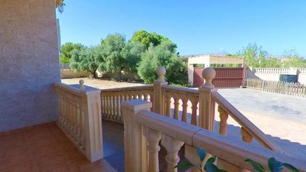 4 soverom Villa til salgs i Alicante by med svømmebasseng garasje - € 524 000 (Ref: 9257130)