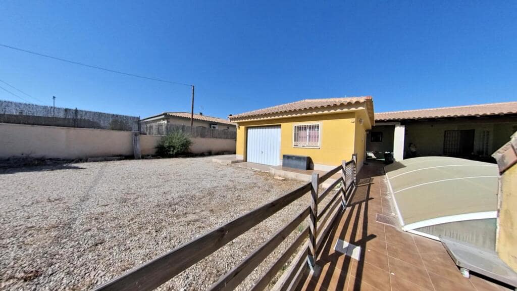 4 soverom Villa til salgs i Alicante by med svømmebasseng garasje - € 524 000 (Ref: 9257130)