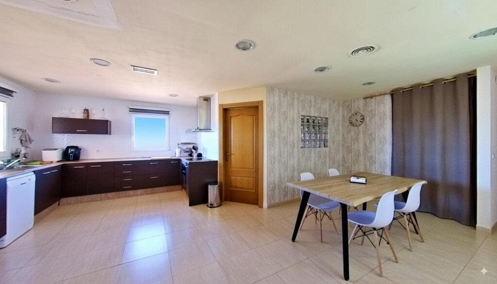 4 soverom Villa til salgs i Alicante by med svømmebasseng garasje - € 524 000 (Ref: 9257130)