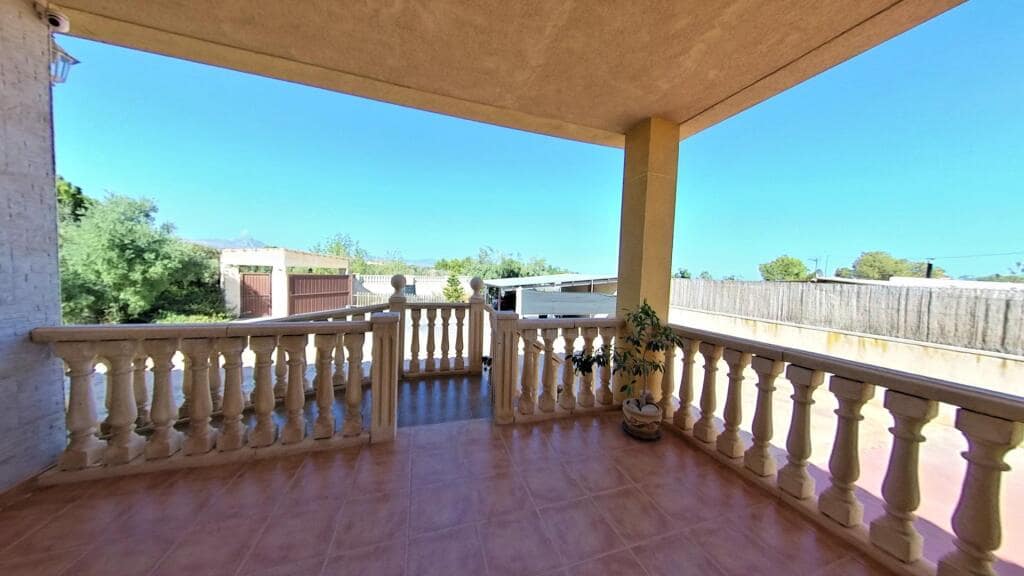 4 soverom Villa til salgs i Alicante by med svømmebasseng garasje - € 524 000 (Ref: 9257130)