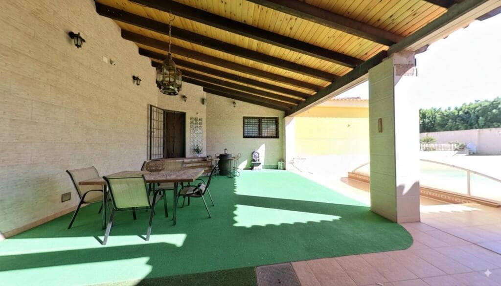 4 soverom Villa til salgs i Alicante by med svømmebasseng garasje - € 524 000 (Ref: 9257130)
