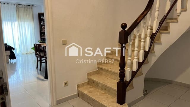 4 chambre Villa/Maison Mitoyenne à vendre à Blanes - 399 000 € (Ref: 9257133)