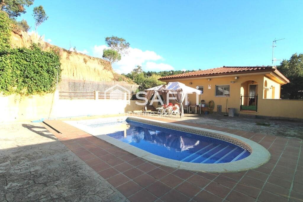 4 quarto Moradia para venda em Lloret de Mar com piscina garagem - 275 000 € (Ref: 9257136)