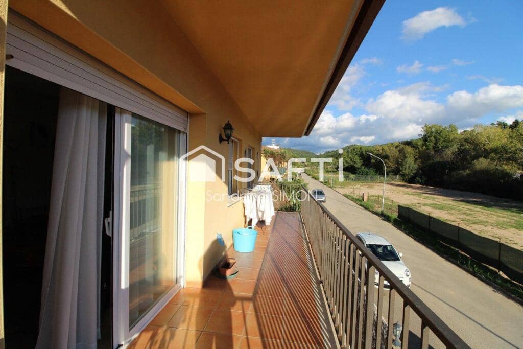 4 quarto Moradia para venda em Lloret de Mar com piscina garagem - 275 000 € (Ref: 9257136)