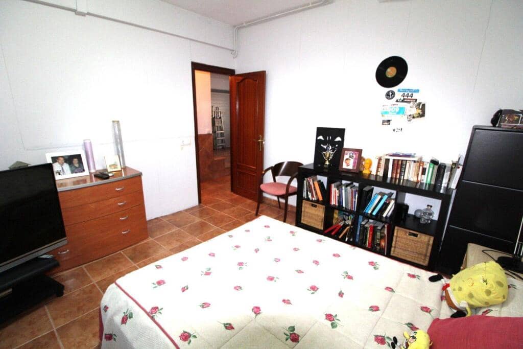 4 quarto Moradia para venda em Lloret de Mar com piscina garagem - 275 000 € (Ref: 9257136)