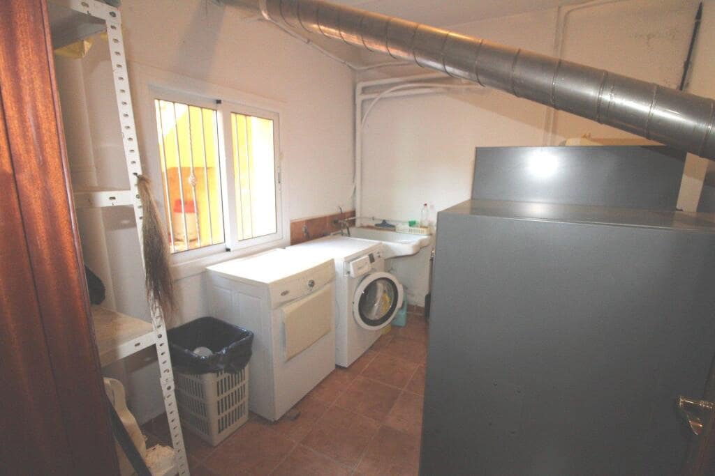 4 quarto Moradia para venda em Lloret de Mar com piscina garagem - 275 000 € (Ref: 9257136)