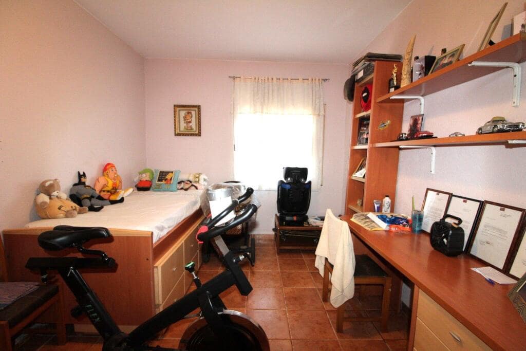 4 quarto Moradia para venda em Lloret de Mar com piscina garagem - 275 000 € (Ref: 9257136)