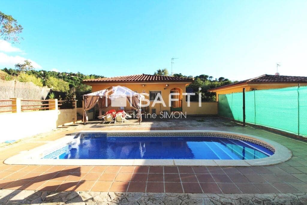 4 quarto Moradia para venda em Lloret de Mar com piscina garagem - 275 000 € (Ref: 9257136)