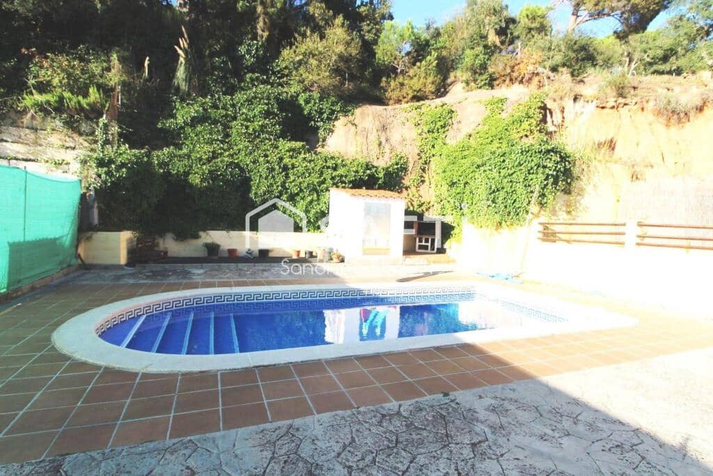 4 quarto Moradia para venda em Lloret de Mar com piscina garagem - 275 000 € (Ref: 9257136)