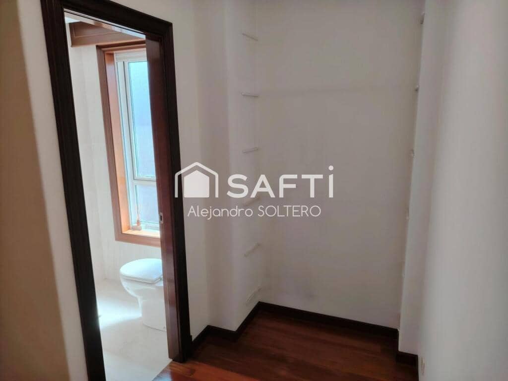 Kontor til salgs i Vigo - € 155 000 (Ref: 9257140)