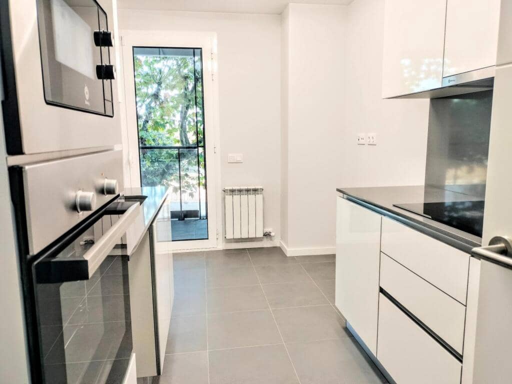 4 soveværelse Lejlighed til leje i Mataro med swimmingpool - € 2.100 (Ref: 9262466)