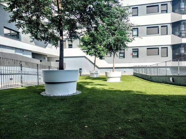 4 quarto Apartamento para arrendar em Mataró com piscina - 2 100 € (Ref: 9262466)