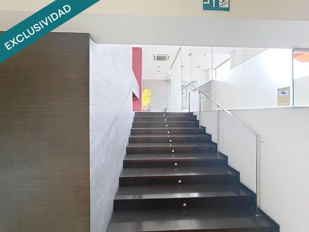 Kaupallinen myytävänä paikassa Santiago de Compostela - 412 000 € (Ref: 9262468)