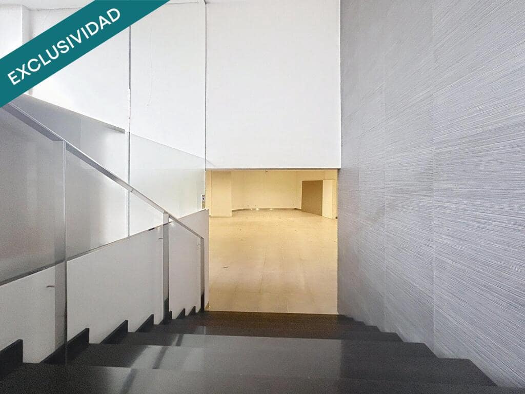 Kaupallinen myytävänä paikassa Santiago de Compostela - 412 000 € (Ref: 9262468)