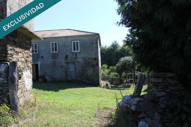 5 bedroom Villa for sale in Touro with garage - € 119,000 (Ref: 9262479)