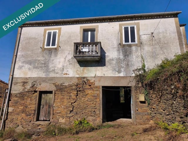 5 bedroom Villa for sale in Touro with garage - € 119,000 (Ref: 9262479)