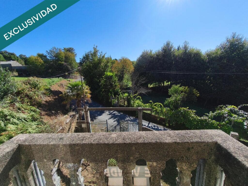 5 bedroom Villa for sale in Touro with garage - € 119,000 (Ref: 9262479)