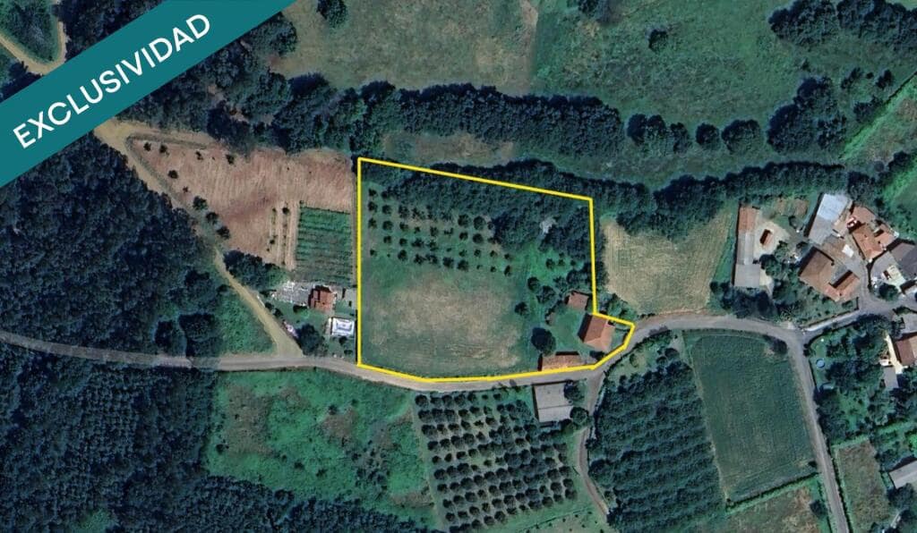 5 bedroom Villa for sale in Touro with garage - € 119,000 (Ref: 9262479)