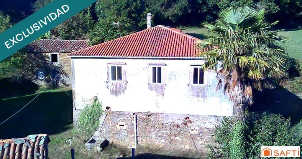 5 bedroom Villa for sale in Touro with garage - € 119,000 (Ref: 9262479)