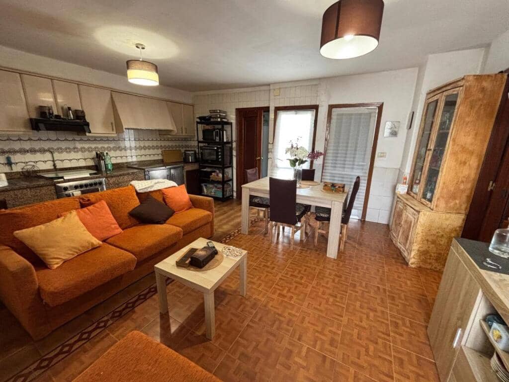 3 soverom Villa til salgs i Arbo med garasje - € 140 000 (Ref: 9264284)