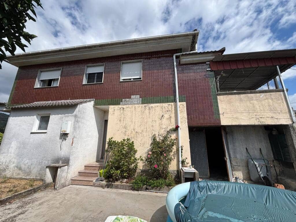 3 soverom Villa til salgs i Arbo med garasje - € 140 000 (Ref: 9264284)