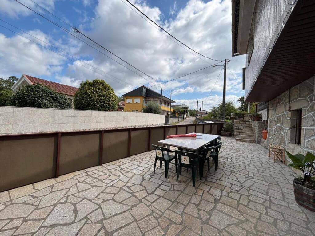 3 soverom Villa til salgs i Arbo med garasje - € 140 000 (Ref: 9264284)