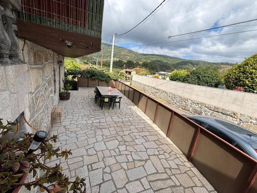 3 soverom Villa til salgs i Arbo med garasje - € 140 000 (Ref: 9264284)