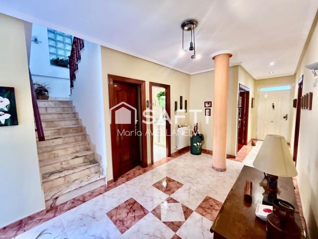 6 soveværelse Villa til salg i Valencia de Don Juan med garage - € 260.000 (Ref: 9264286)