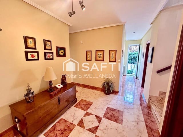 6 soveværelse Villa til salg i Valencia de Don Juan med garage - € 260.000 (Ref: 9264286)