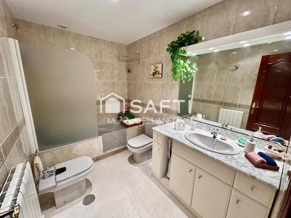 6 soverom Villa til salgs i Valencia de Don Juan med garasje - € 260 000 (Ref: 9264286)