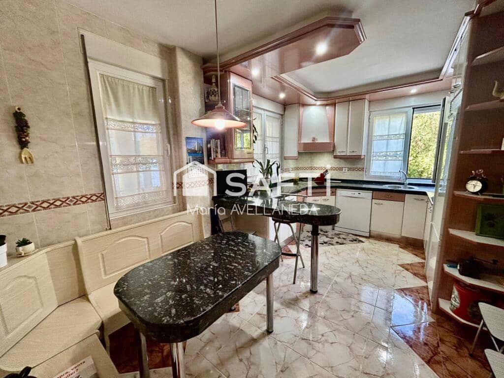 6 soverom Villa til salgs i Valencia de Don Juan med garasje - € 260 000 (Ref: 9264286)