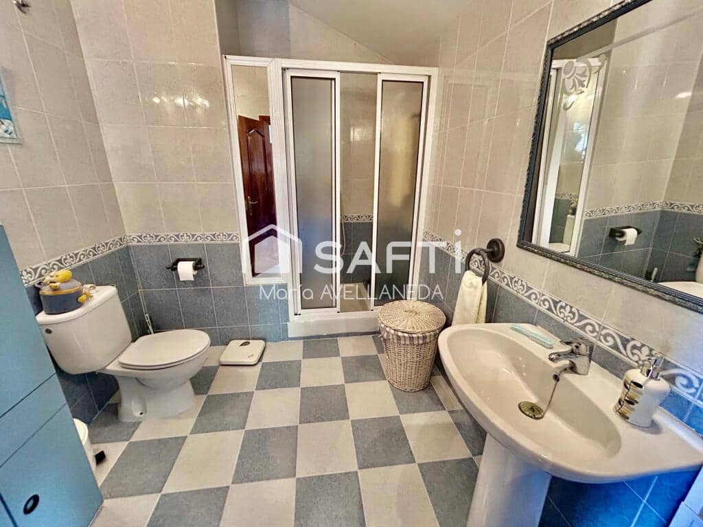 6 soverom Villa til salgs i Valencia de Don Juan med garasje - € 260 000 (Ref: 9264286)